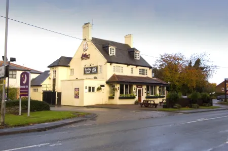 Premier Inn Macclesfield South West Отели в г. Конгльтон