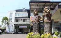 De Wahyu Hotel