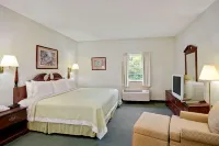 Days Inn by Wyndham Lisbon Hotels in Hanoverton