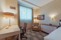 Hotel Skyler Syracuse, Tapestry Collection by Hilton Hotels near Antique Carousel -