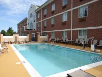Holiday Inn Express & Suites Salisbury - Delmar