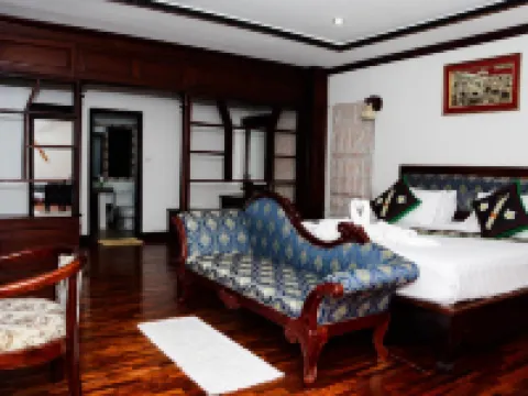 โรงแรมอานูแลคเคินเลา โรงแรมในโพนสะหวัน