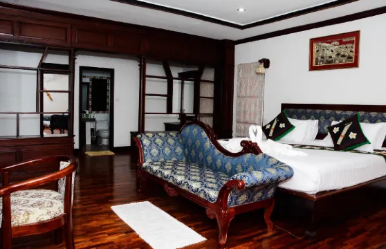 老撾阿努拉克堪布酒店