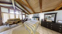 Riverview 1 Bedroom Cabin by RedAwning Hotels near Wood-N-Strings Dulcimer Shop