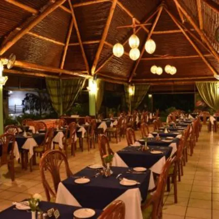 Travellers Beach Hotel & Spa