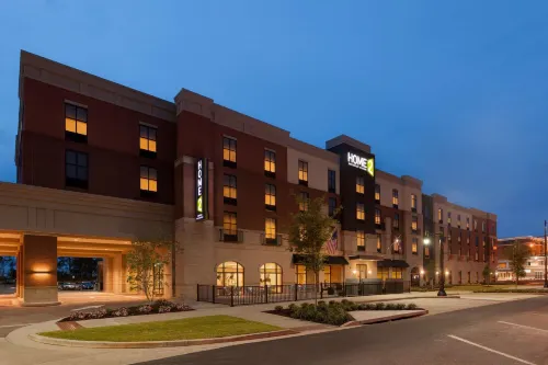 Home2 Suites by Hilton Tuscaloosa Downtown University Boulevard - parking