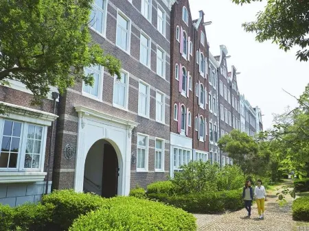 Hotel Amsterdam Huis Ten Bosch Отели в г. Каватана