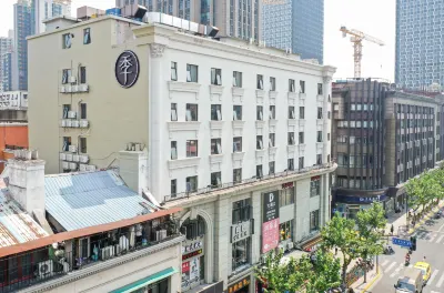 All Seasons Hotel (Shanghai North Bund Waibaiduqiao Branch) Hotels near The Commercial Press Hongkou Branch Former Site