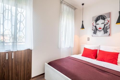 Two bedroom home in Jewish quarter
