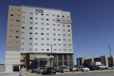Fairfield Inn & Suites Mexicali Отели рядом с достопримечательностью «COMPUERTA SHARP»