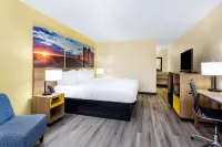 Days Inn & Suites by Wyndham Clovis - Pet friendly