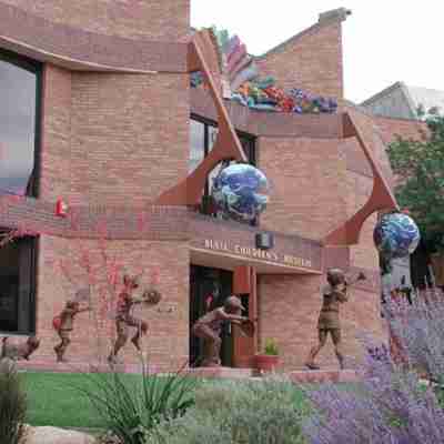 Courtyard Pueblo Downtown Hotel Exterior