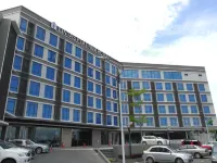 Lintas Platinum Hotel Отели рядом с достопримечательностью «Race Garden»