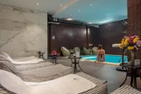 Garden Hotel & Spa - Pools