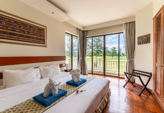 4. 알라만다 라구나..