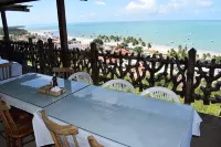 Pousada Alto do Cruzeiro Hotels near Antunes Beach