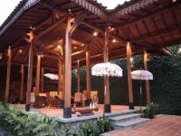 Villa Wirahita Отели в г. Pakem