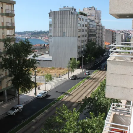 Avenida: Central, Garage, Metro