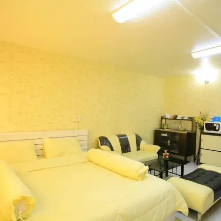 Deluxe at Popular Condo