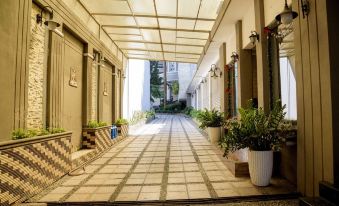 Ha Trinh Hotel - Housity