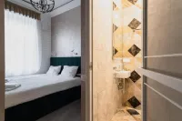16/8 Guest House