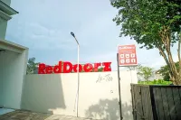 RedDoorz @ Bukit Palma Surabaya