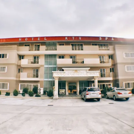 Grand Hoyah Hotel