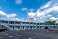 Travelodge by Wyndham Charles Town/Harpers Ferry - parking
