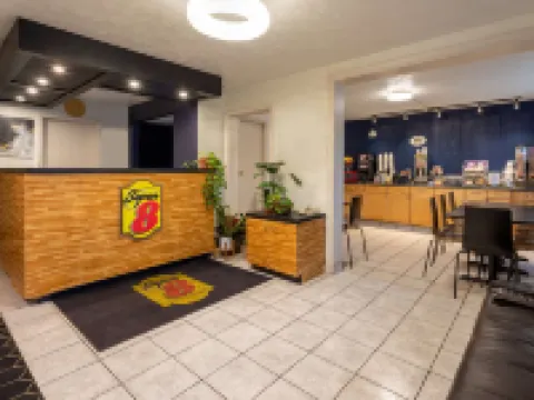 Super 8 by Wyndham Wooster Hoteles en Wooster