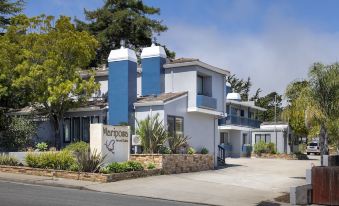 Mariposa Inn and Suites