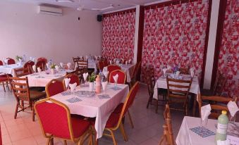Hotel Restaurant Rex - Housity