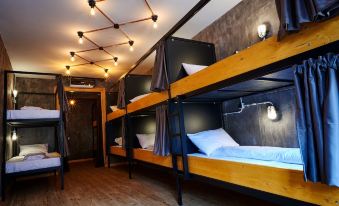 Bed Stage Hostel