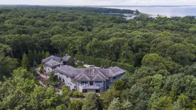 East Hampton Art House Bed and Breakfast Hotels in Amagansett