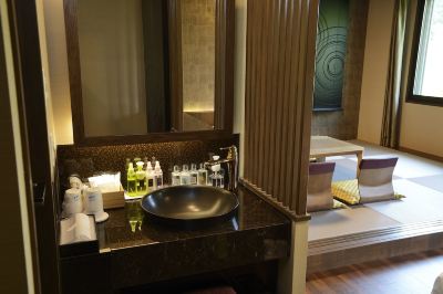 和洋式デラックスツインルーム(共用バスルーム,専用トイレ) 箱根レイクホテルの写真