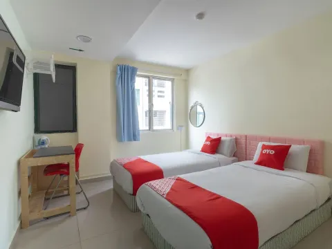 OYO 89717 Budget Star Hotel
