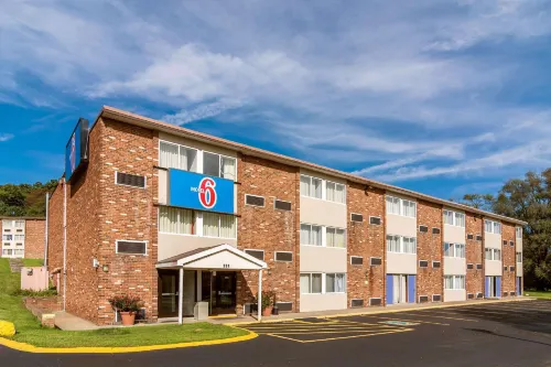 Motel 6 New Stanton, PA Hotels in New Stanton
