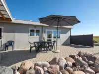 "Henne" - 2.5km from the Sea