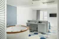 Lloyd's Baia Hotel - Hot Tub