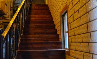 sunrise Richu Homestay (Zhiqing Louxiang Branch)
