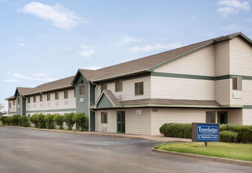 CommonLens Inn - Housity