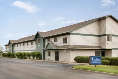 CommonLens Inn