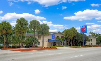 Motel 6 Fort Lauderdale, FL