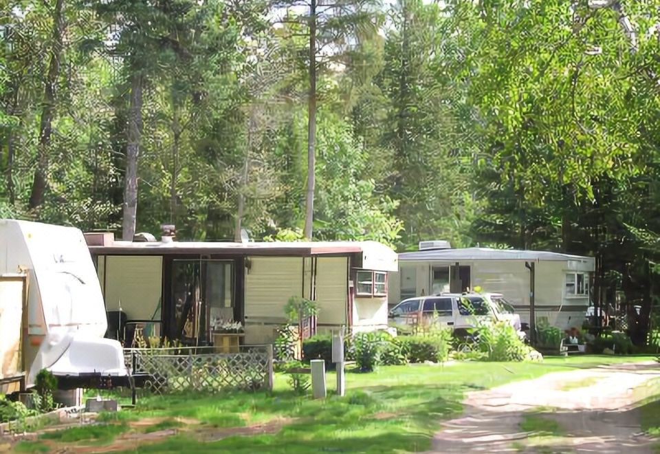 JellEBean Campground and Trailers, Wasaga Beach รีวิว ราคา จองที่พัก
