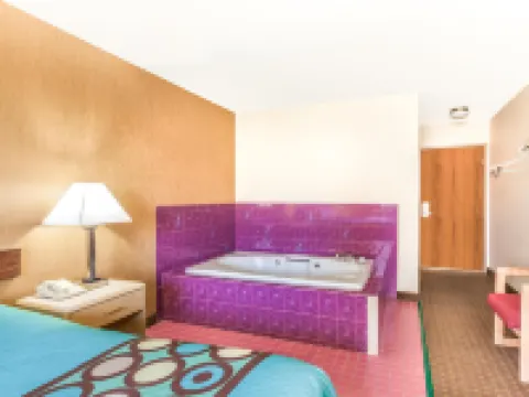 Super 8 by Wyndham Liverpool/Clay/Syracuse Area