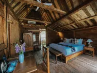 Sarini Villas 森林瀑布觀景附近的飯店