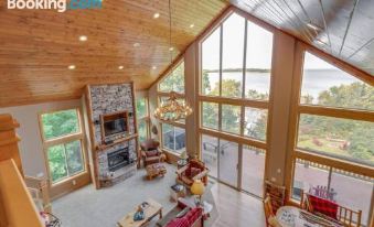 Luxury Leech Lake Home 15 Minutes to Walker