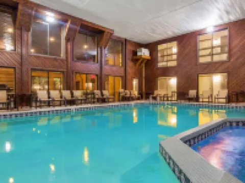 Best Western Plus Dockside Waterfront Inn Hotels in Mackinaw Township