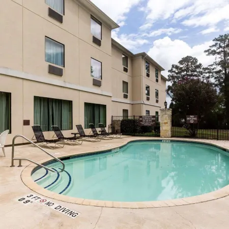 Quality Suites Huntsville Near University