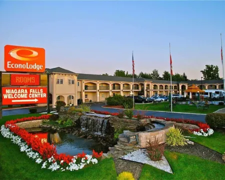 Econo Lodge at the Falls North Hotéis em Niagara County