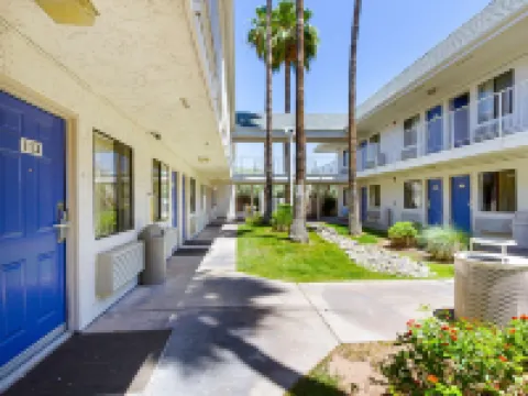 邁措沃南6號汽車旅館 梅薩酒店